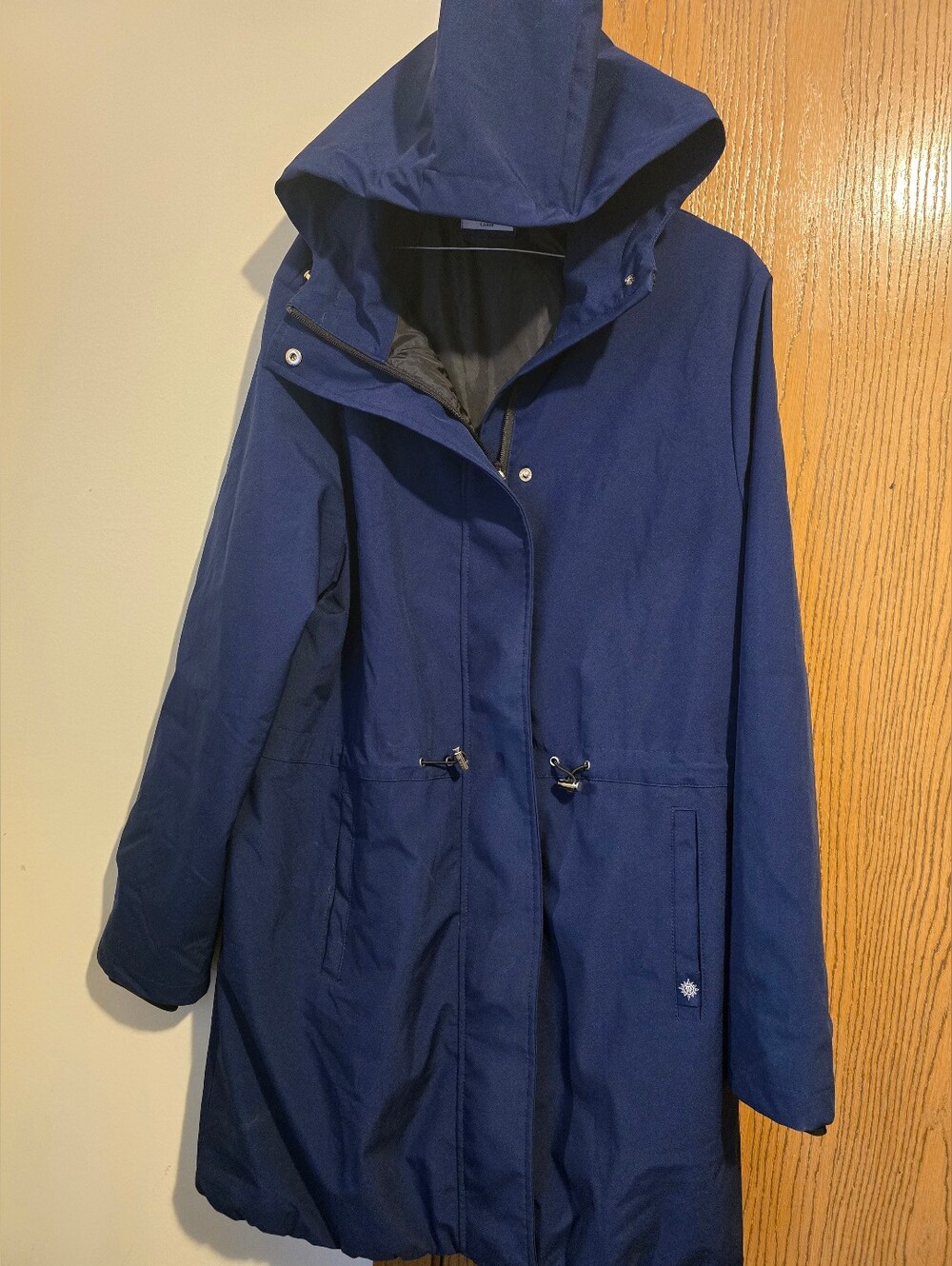 MSC Cruise line logo patch Women’s Navy Hooded Heavy Raincoat Jacket Size Large